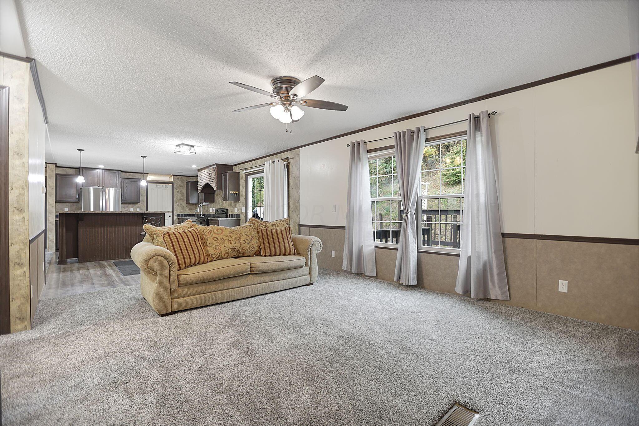4015 Leffler Road Roseville, OH 43777 - Photo 29 of 93 Living Room
