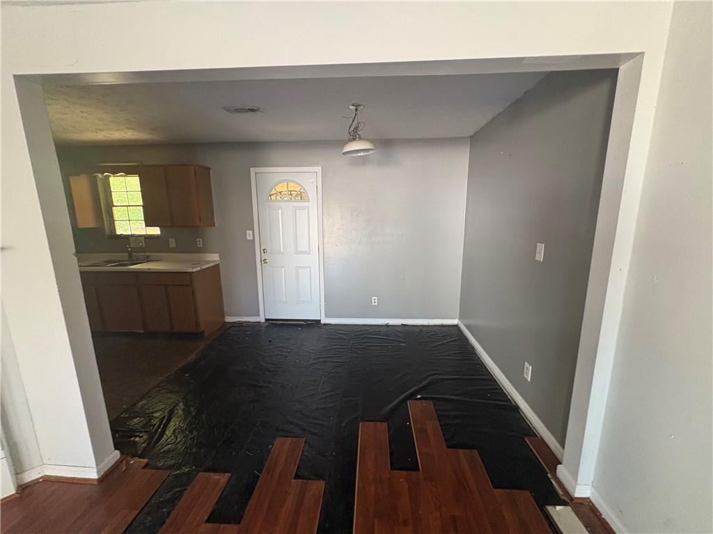 3040 Garnet Way Atlanta, GA 30349 - Photo 6 of 10
