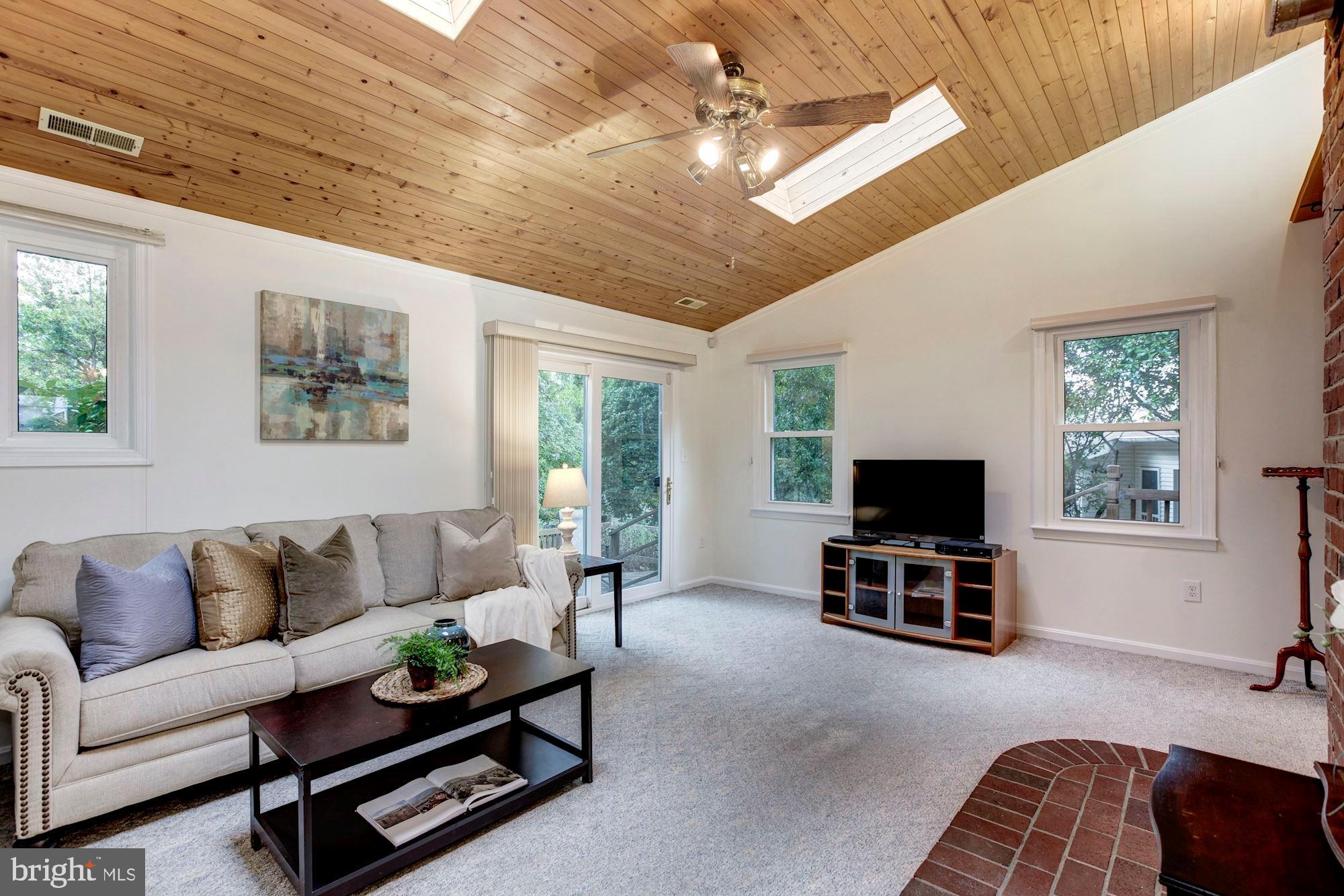 10118 Dallas Avenue Silver Spring, MD 20901 - Photo 12 of 28 Gallery Image 12