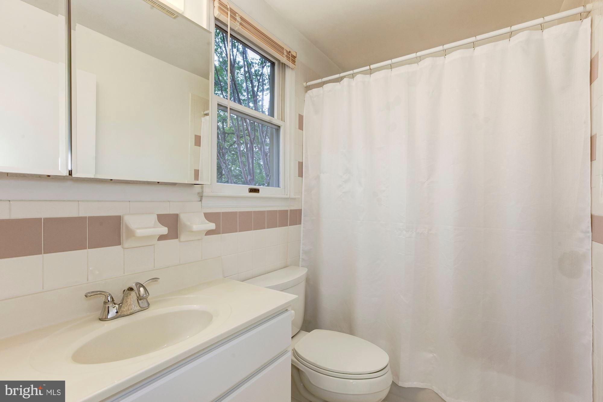 10118 Dallas Avenue Silver Spring, MD 20901 - Photo 18 of 28 Gallery Image 18