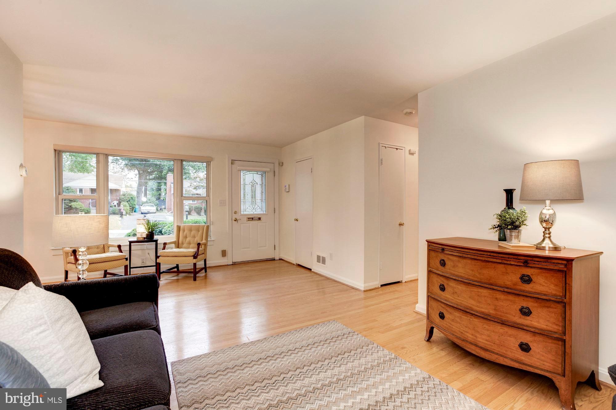 10118 Dallas Avenue Silver Spring, MD 20901 - Photo 4 of 28 Gallery Image 4