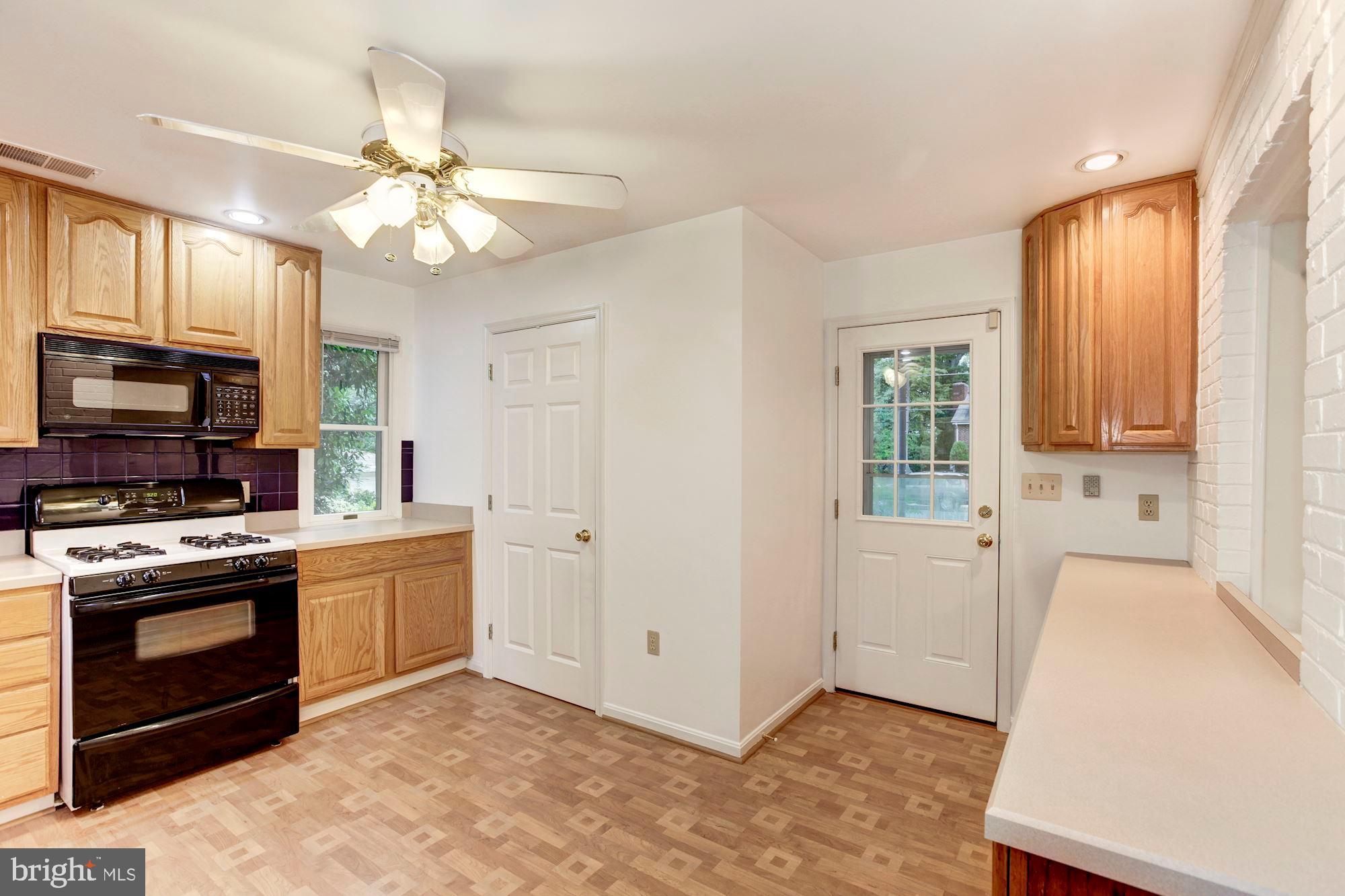 10118 Dallas Avenue Silver Spring, MD 20901 - Photo 7 of 28 Gallery Image 7