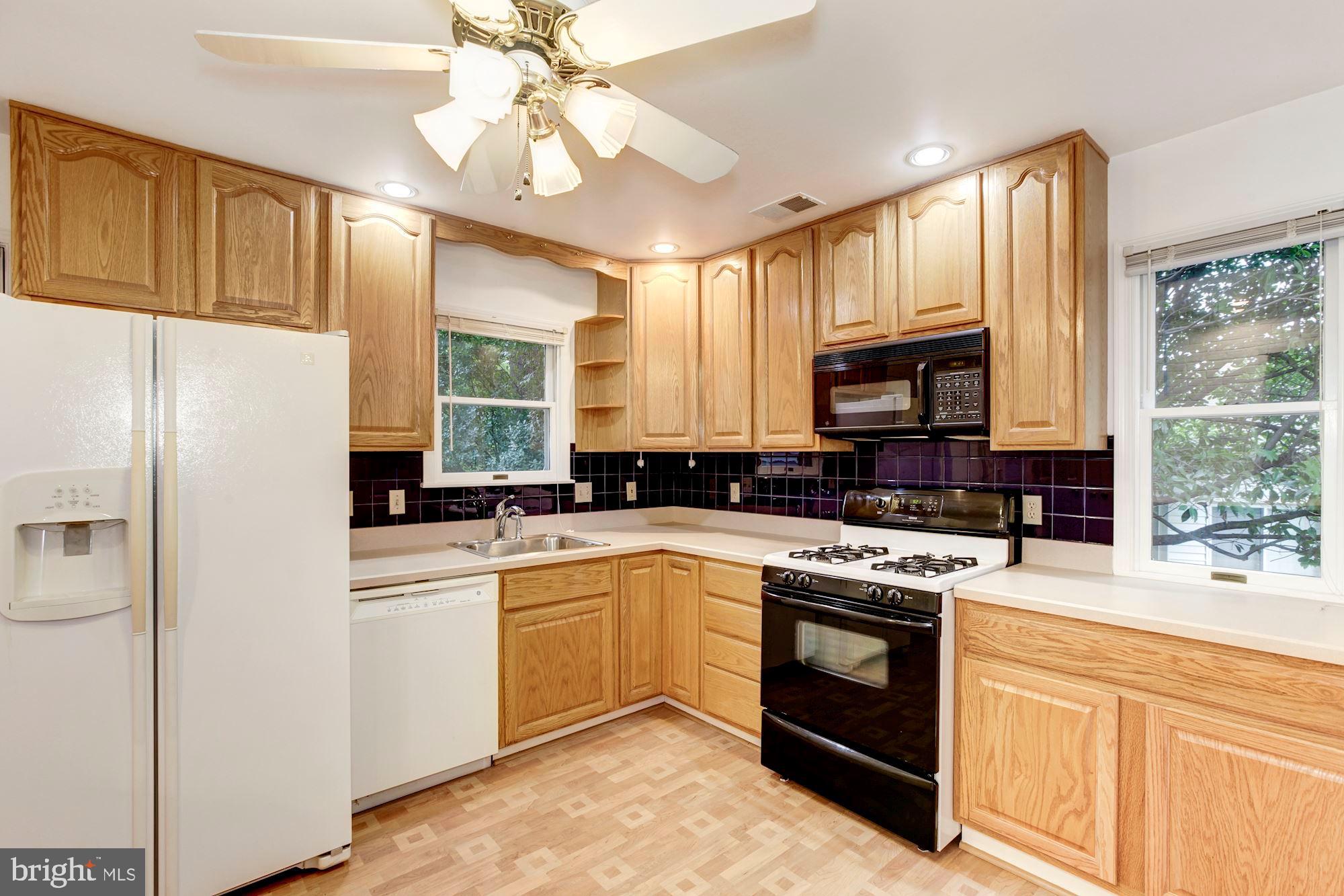 10118 Dallas Avenue Silver Spring, MD 20901 - Photo 8 of 28 Gallery Image 8