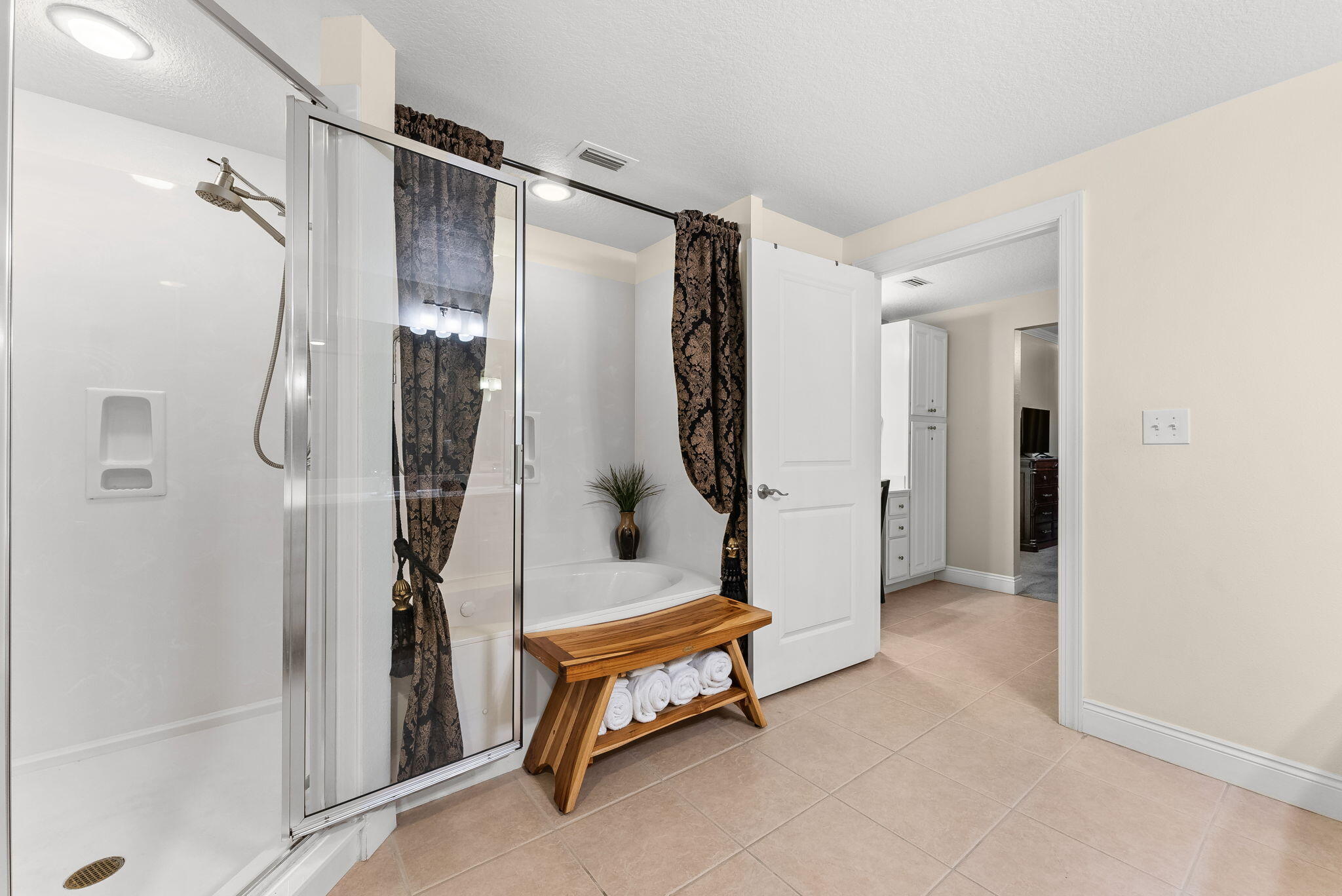 17281 Front Beach Road, Unit 502 Panama City Beach, FL 32413 - Photo 18 of 41 Master Bath
