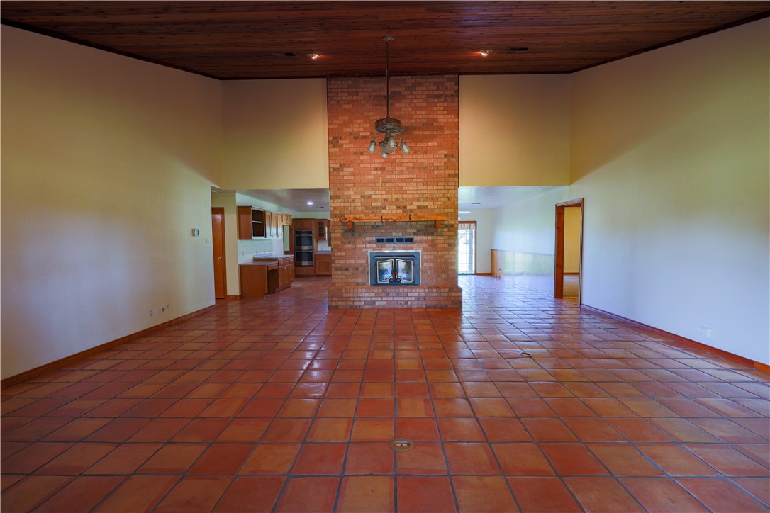 16403-16515 Macey Road Hearne, TX 77859 - Photo 18 of 46 a view of empty room with wooden floor