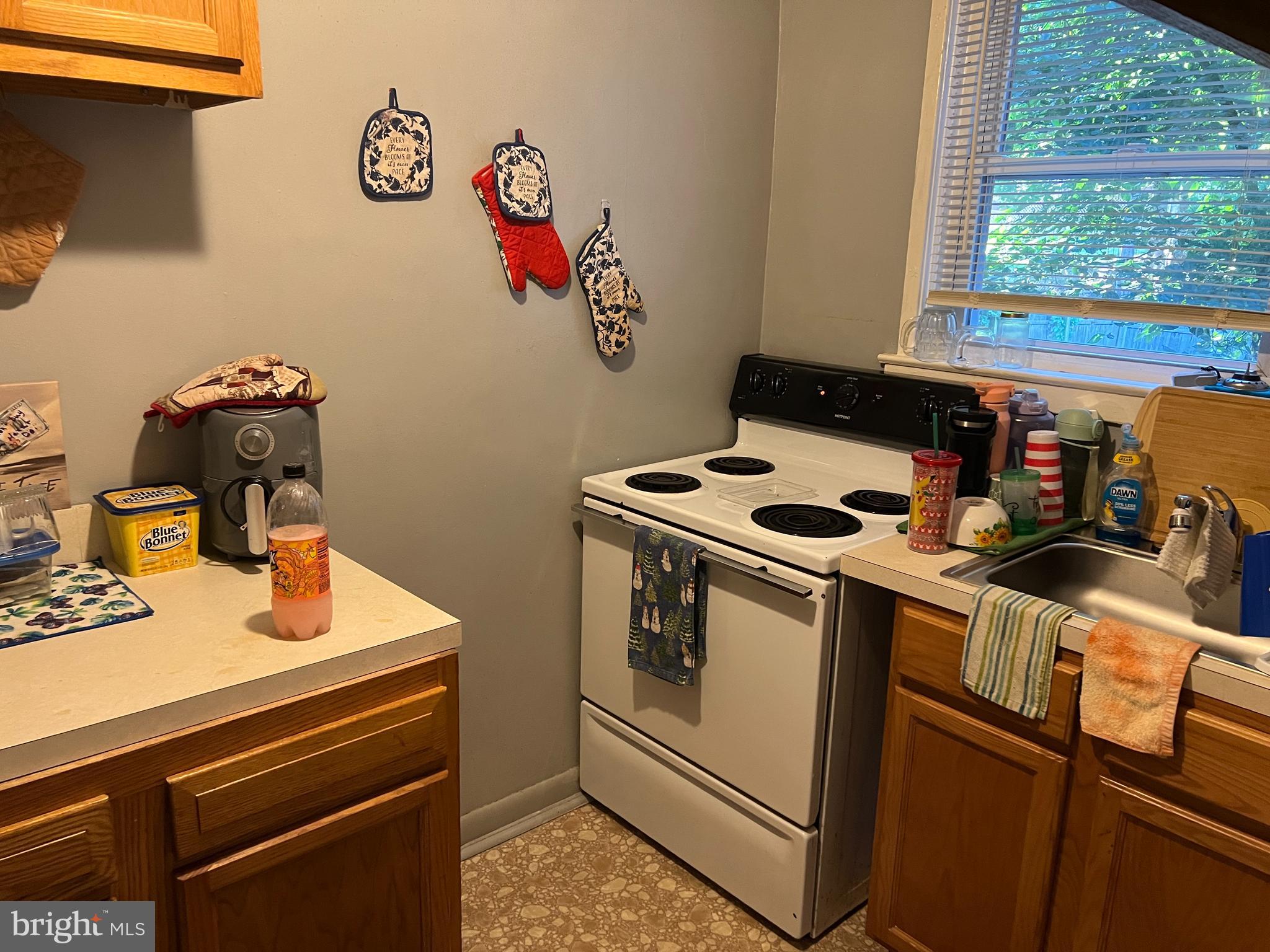 4132 Audrey Avenue Baltimore, MD 21225 - Photo 14 of 14 a view of kitchen appliances and window