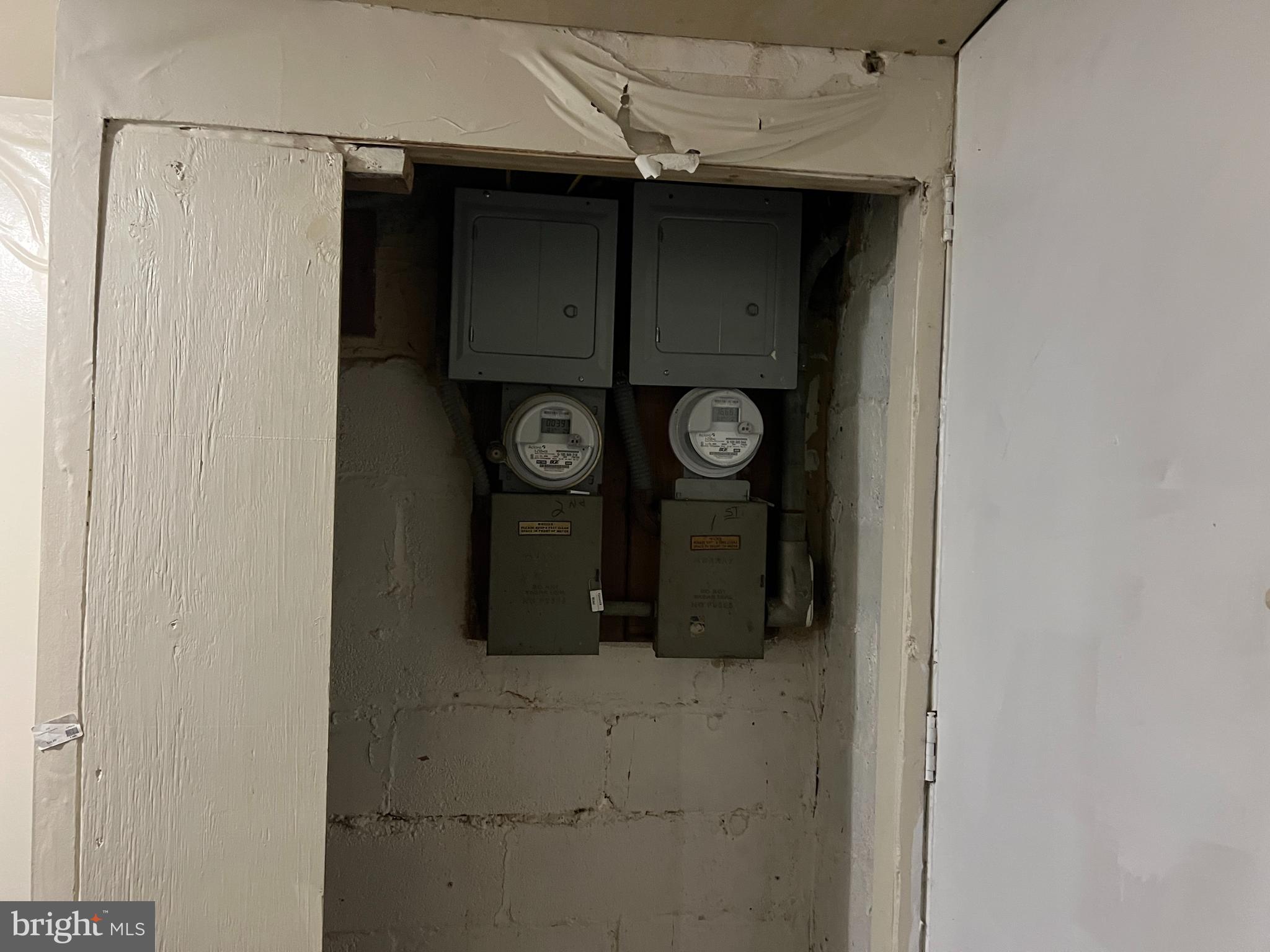 4132 Audrey Avenue Baltimore, MD 21225 - Photo 7 of 14 a view of door