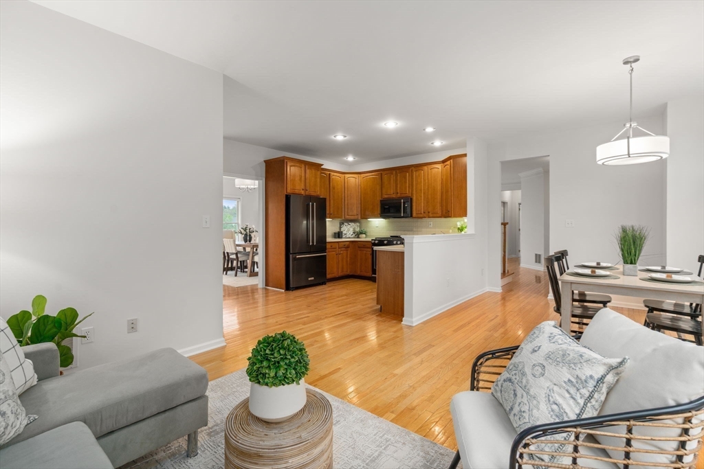 4 Arbella Road, Unit 4 Bedford, MA 01730 - Photo 10 of 34 Gallery Image 10