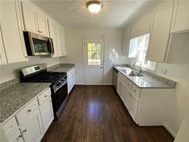 $330,000 | 294 Farm Ridge Drive Northeast, Woodstock, GA 30188