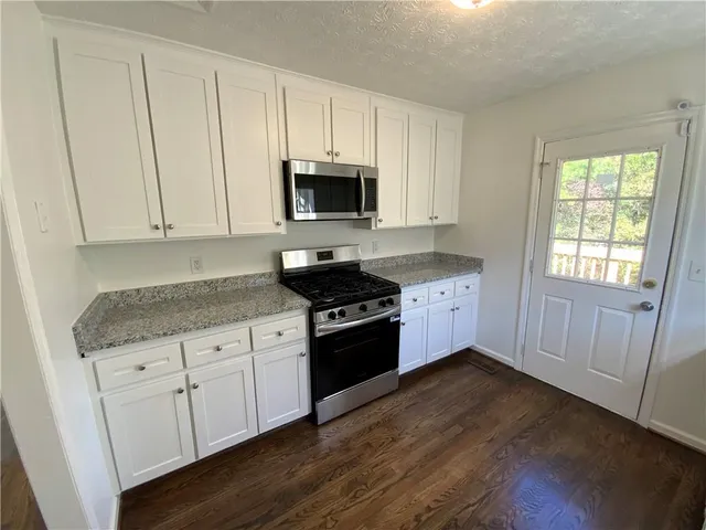 $330,000 | 294 Farm Ridge Drive Northeast, Woodstock, GA 30188