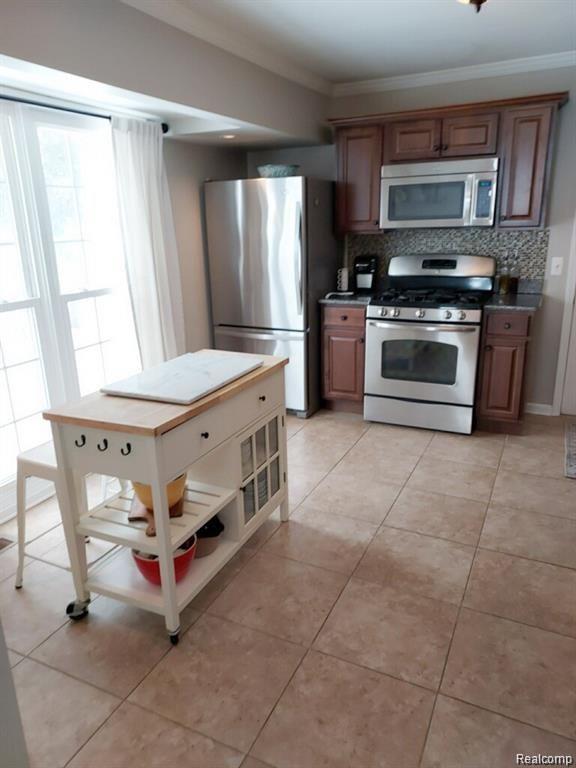 1392 Crescent Lane Rochester, MI 48306 - Photo 11 of 27 1392 Crescent_12.jpg