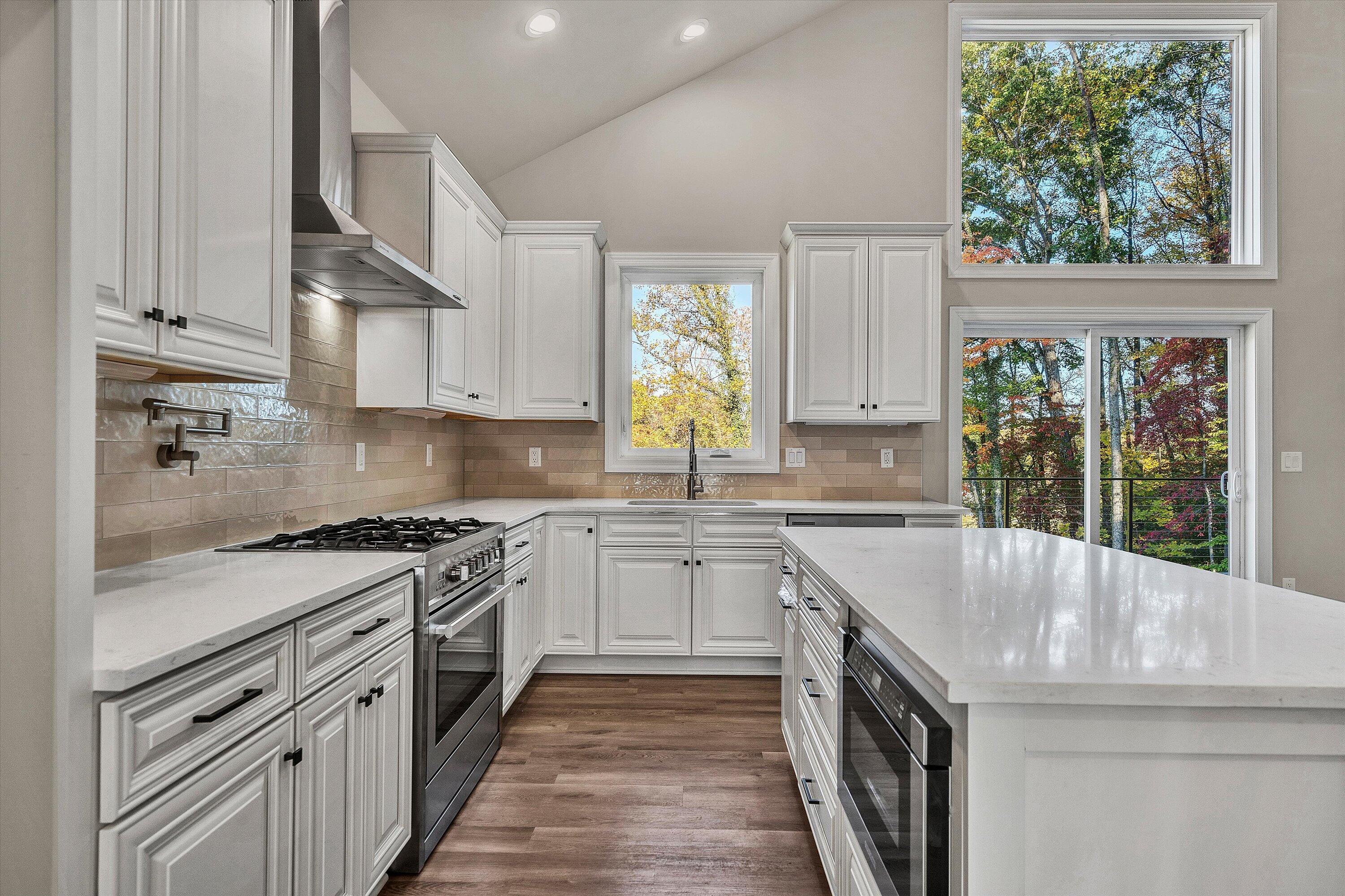 2768 McVitty Road Roanoke, VA 24018 - Photo 4 of 34 05-DSC09865