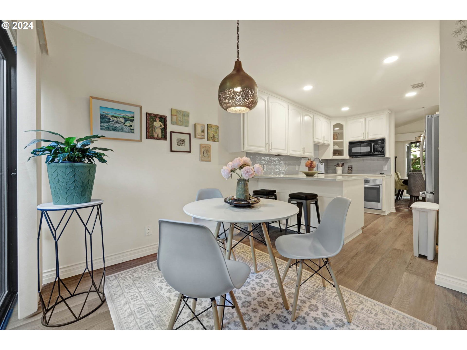 1625 Braeman Village Eugene, OR 97405 - Photo 17 of 41 a dining room with furniture and window