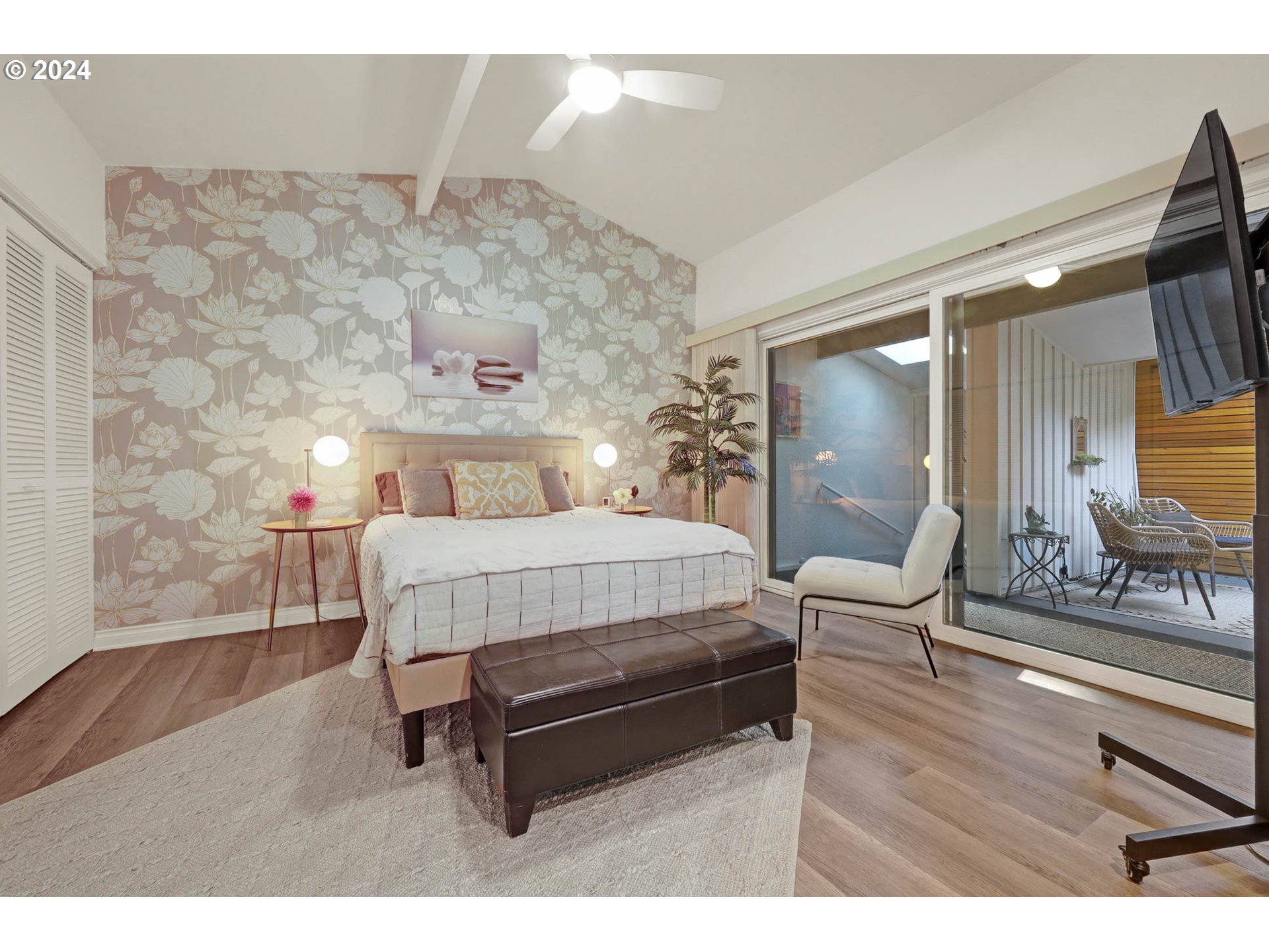 1625 Braeman Village Eugene, OR 97405 - Photo 20 of 41 a bed room with a bed and a chair