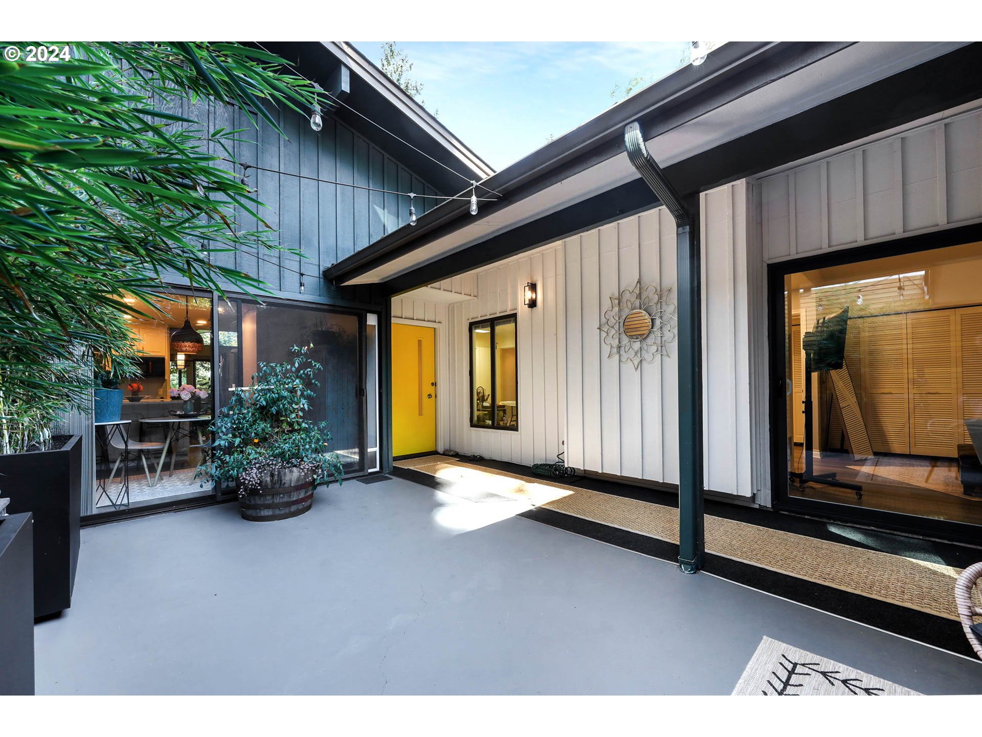 1625 Braeman Village Eugene, OR 97405 - Photo 33 of 41 a backyard of a house with barbeque oven table and chairs