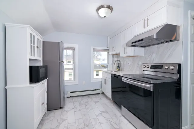 $2,300 | 165 Davis Street, Unit 3, Quincy, MA 02170