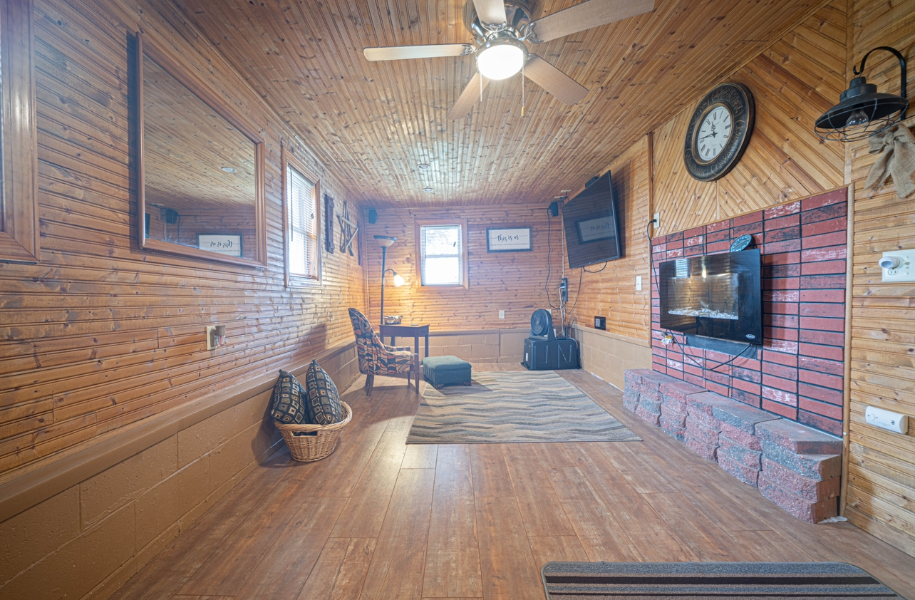 7287 East 2250S Road St. Anne, IL 60964 - Photo 7 of 19 Gallery Image 7