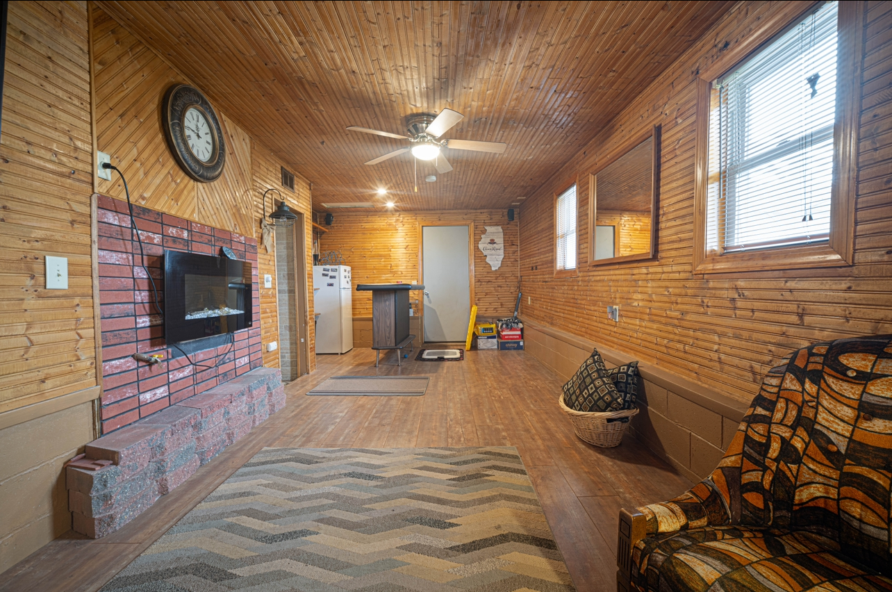7287 East 2250S Road St. Anne, IL 60964 - Photo 8 of 19 Gallery Image 8