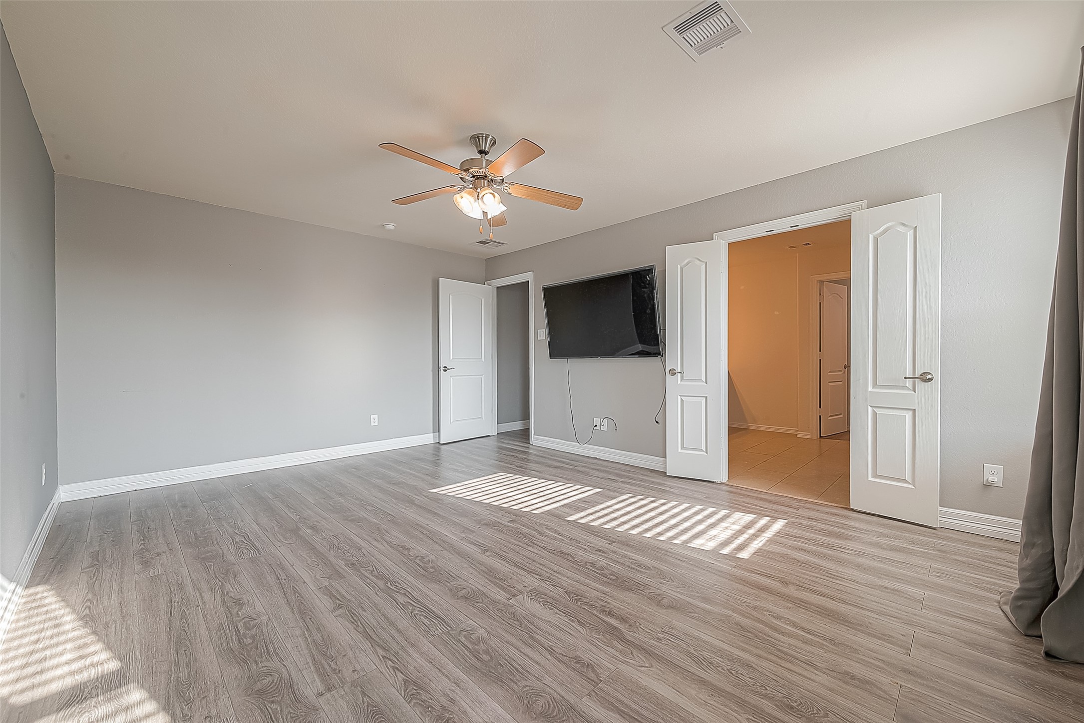 223 Sintra Lk Way Rosenberg, TX 77469 - Photo 23 of 45 Primary bedroom