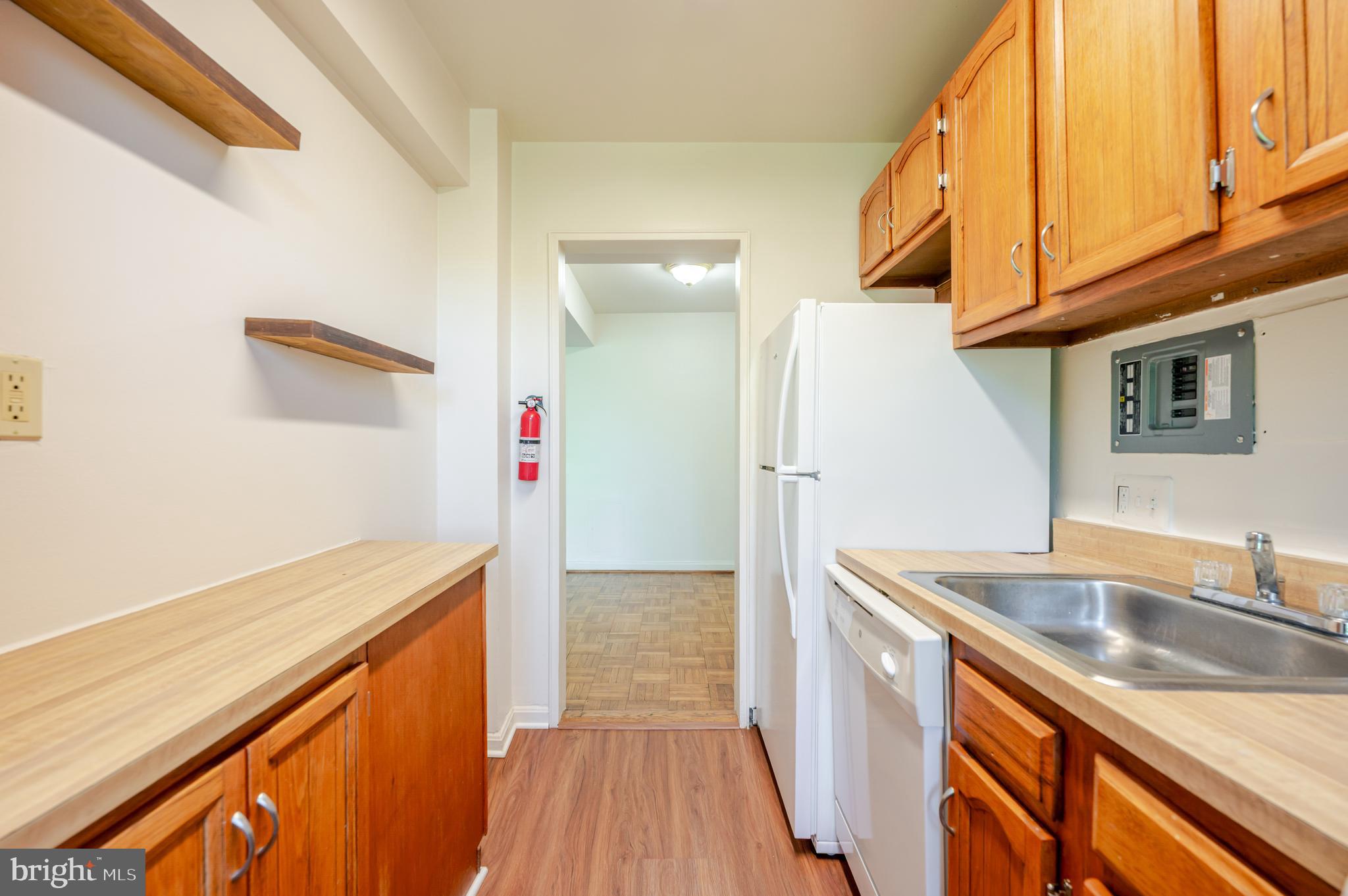 3901 Tunlaw Road Northwest, Unit 705 Washington, DC 20007 - Photo 7 of 23