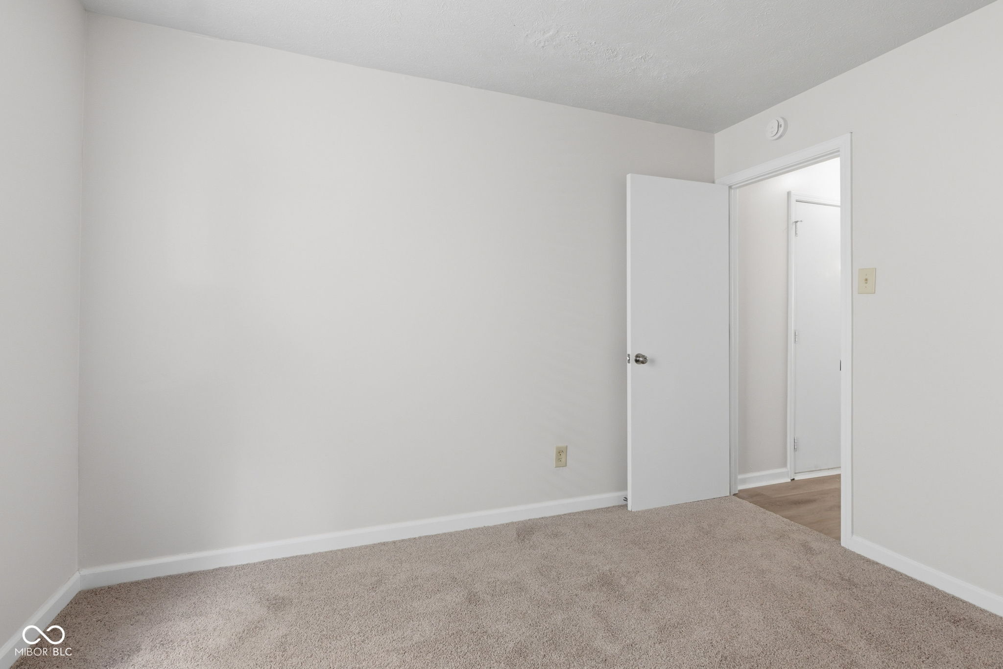 7502 Redcliff Road Indianapolis, IN 46256 - Photo 37 of 41 Gallery Image 37