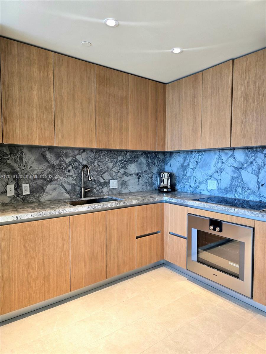 500 Alton Road, Unit 904 Miami Beach, FL 33139 - Photo 5 of 31