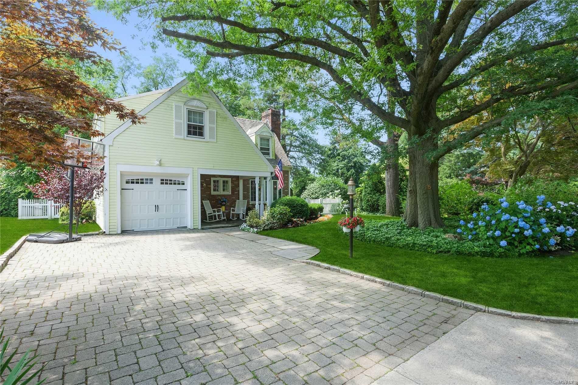 15 Lowell Road Port Washington, NY 11050 - Photo 1 of 1 Gallery Image 1