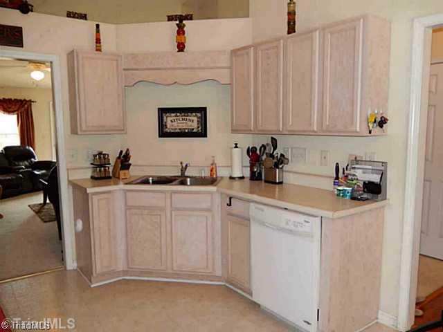 2887 WaterStone Loop High Point, NC 27265 - Photo 3 of 13 Kitchen.