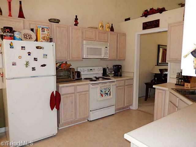 2887 WaterStone Loop High Point, NC 27265 - Photo 4 of 13 Kitchen.