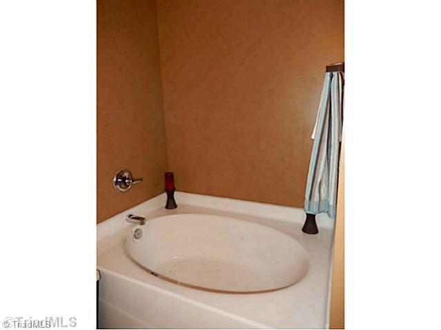 2887 WaterStone Loop High Point, NC 27265 - Photo 10 of 13 Master Bath/Spa.