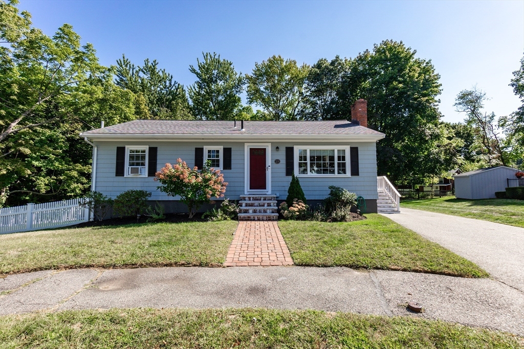 23 Thistledale Road Wakefield, MA 01880 - Photo 4 of 41 a view of a house with yard and plants