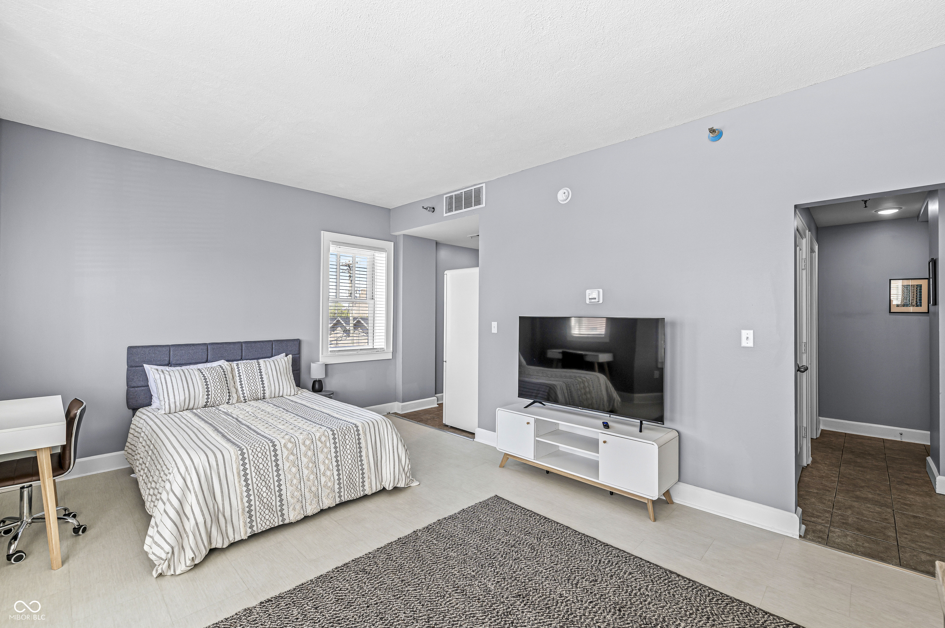 230 9th Street, Unit 302 Indianapolis, IN 46204 - Photo 5 of 15