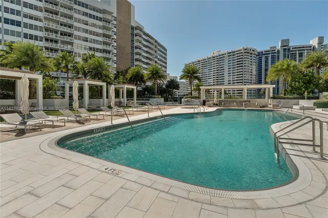 $1,800,000 | 10 Venetian Way, Unit 604, Miami Beach, FL 33139