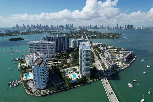 $1,800,000 | 10 Venetian Way, Unit 604, Miami Beach, FL 33139