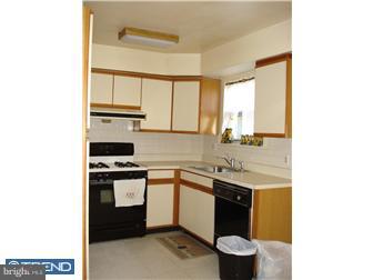 605 Avon Street Philadelphia, PA 19116 - Photo 3 of 9 Kitchen