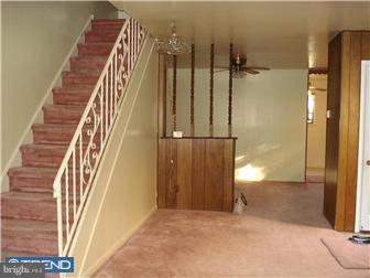 605 Avon Street Philadelphia, PA 19116 - Photo 5 of 9 Living Room
