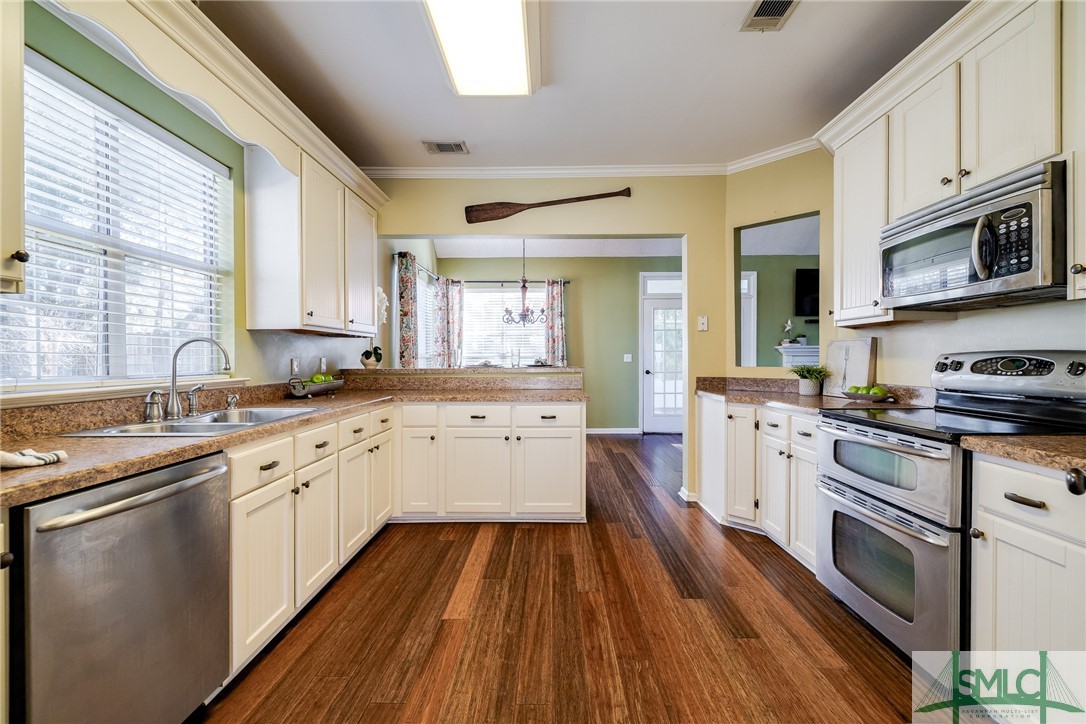 110 Brompton Road Savannah, GA 31410 - Photo 4 of 43