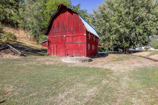 $548,000 | 1701 State Highway 3, Kendrick, ID 83537