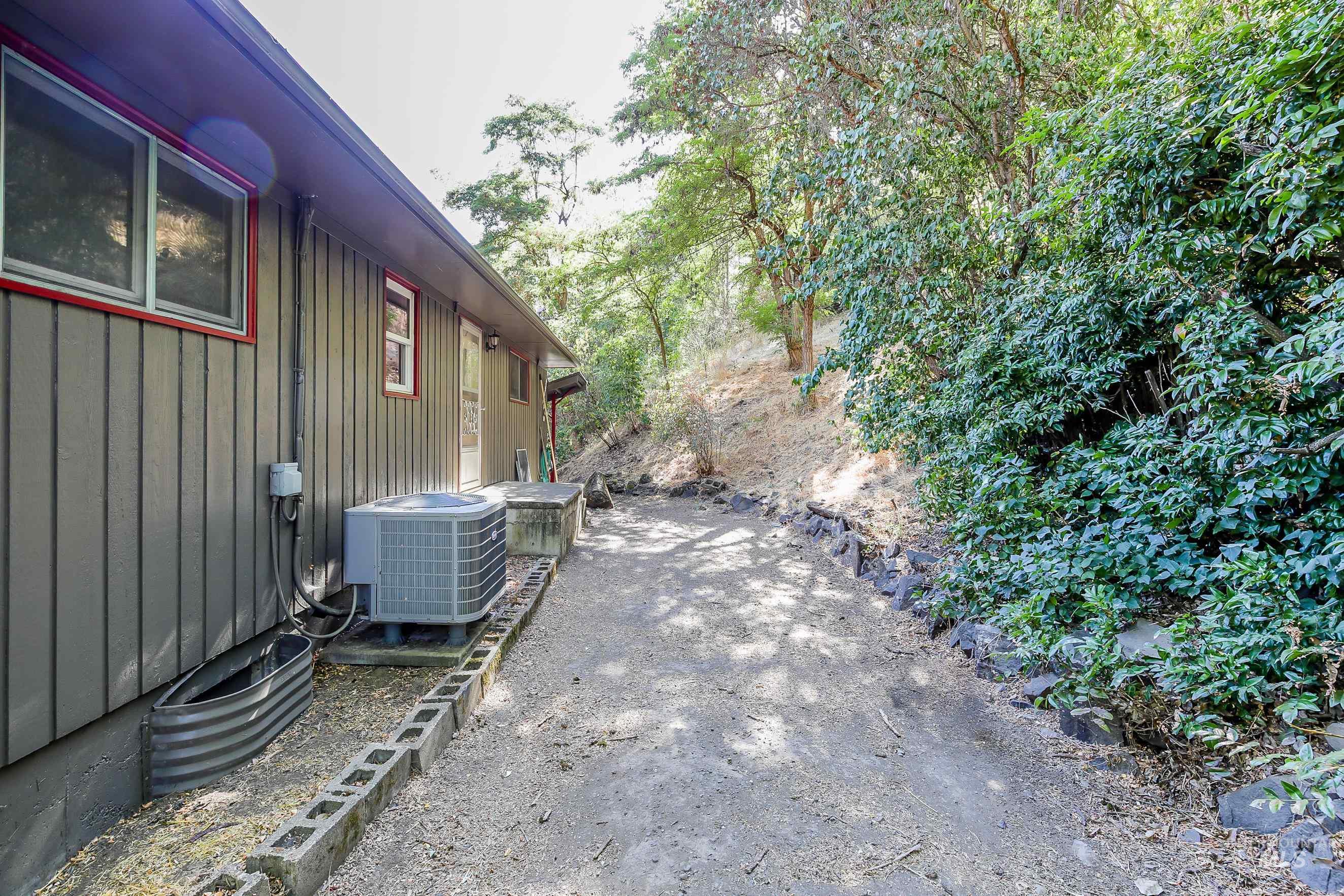 1701 State Highway 3 Kendrick, ID 83537 - Photo 5 of 50