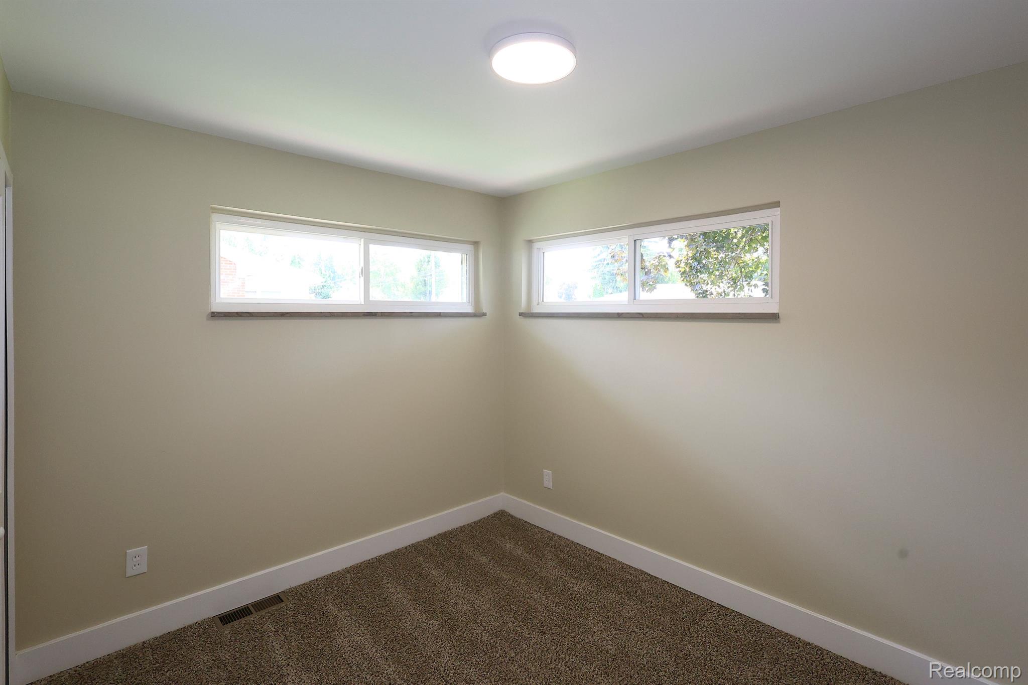 8410 Harding Street Taylor, MI 48180 - Photo 25 of 43 Bedroom 3