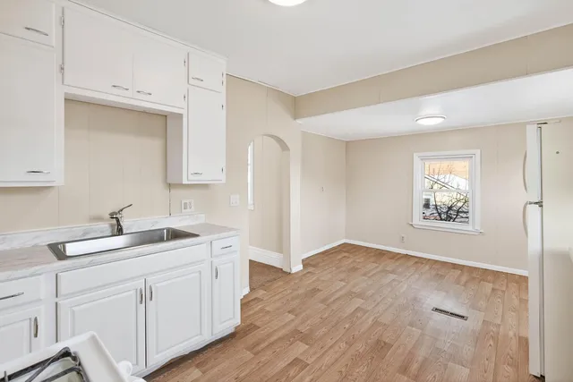 $215,000 | 813 Jessamine Avenue East, St. Paul, MN 55106