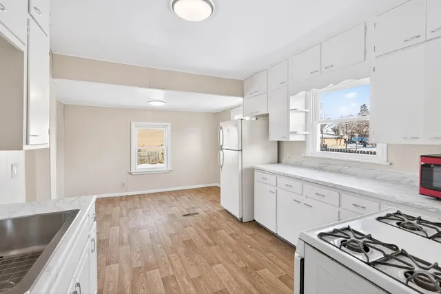 $215,000 | 813 Jessamine Avenue East, St. Paul, MN 55106