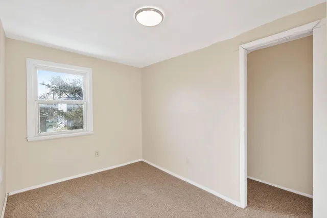 $215,000 | 813 Jessamine Avenue East, St. Paul, MN 55106