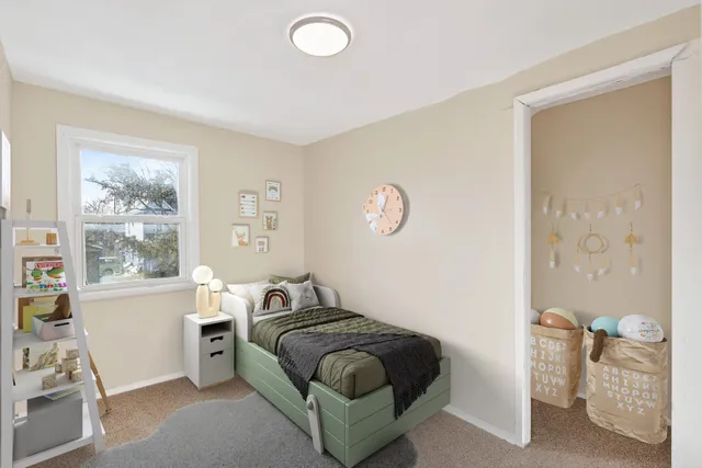 $215,000 | 813 Jessamine Avenue East, St. Paul, MN 55106