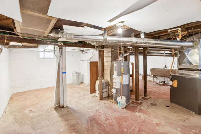 $215,000 | 813 Jessamine Avenue East, St. Paul, MN 55106