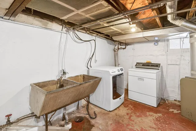 $215,000 | 813 Jessamine Avenue East, St. Paul, MN 55106