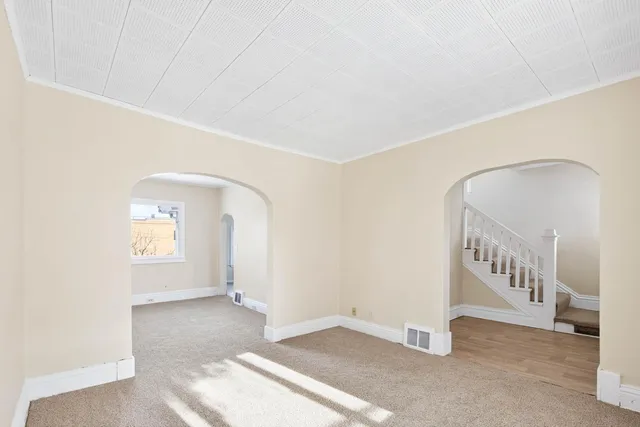 $215,000 | 813 Jessamine Avenue East, St. Paul, MN 55106