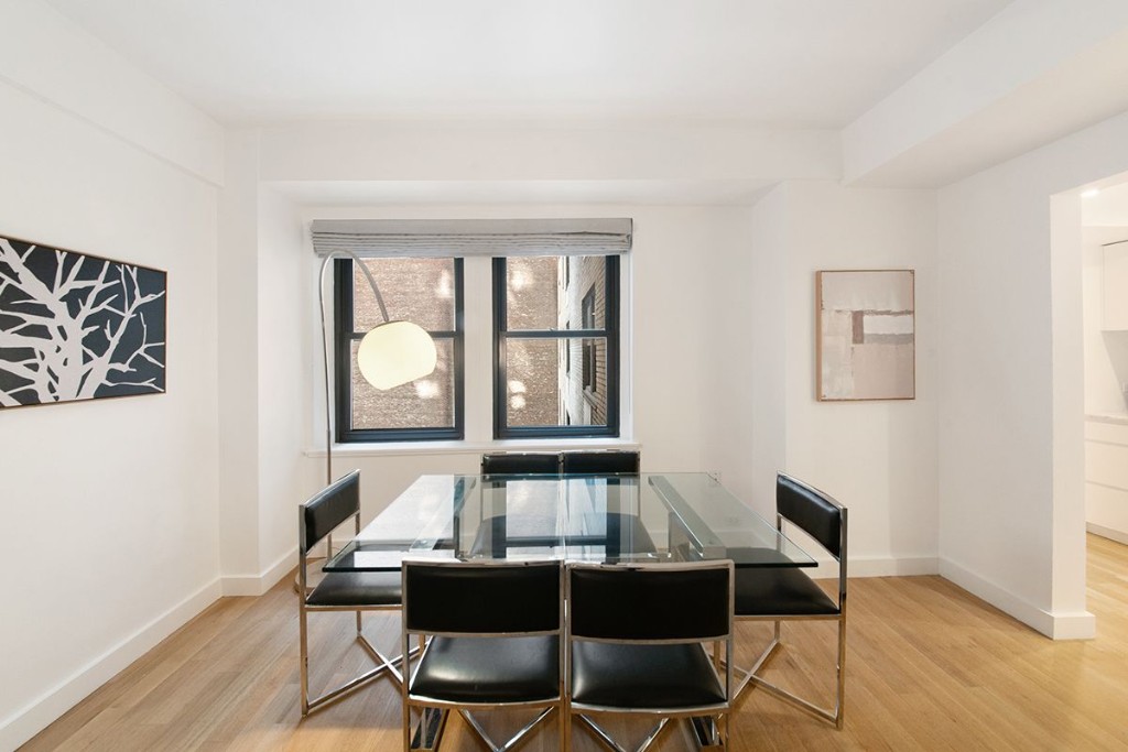 160 Central Park South, Unit 1120 Manhattan, NY 10019 - Photo 4 of 20 Photo 4