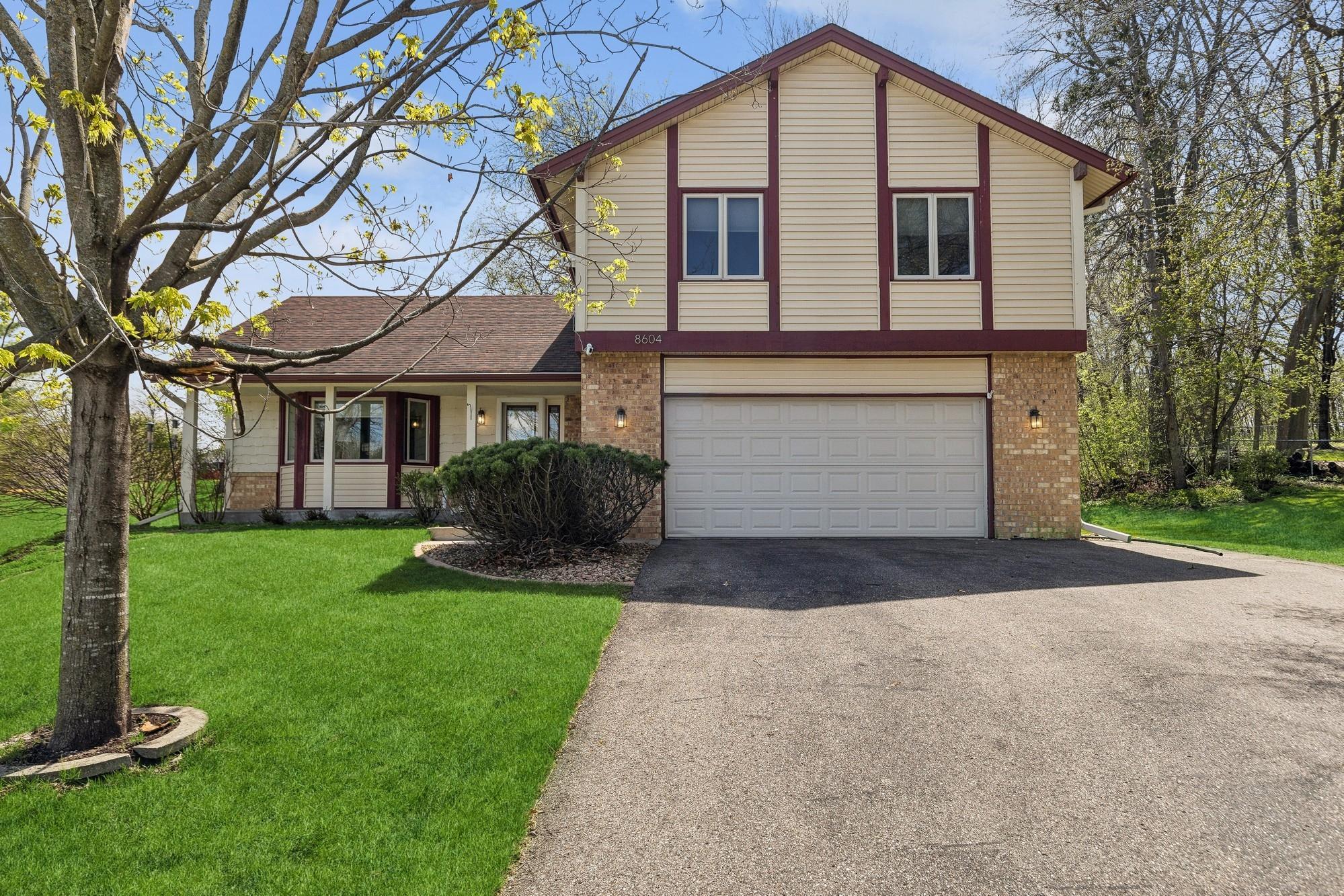 8604 Darnel Road Eden Prairie, MN 55344 - Photo 1 of 22 Gallery Image 1
