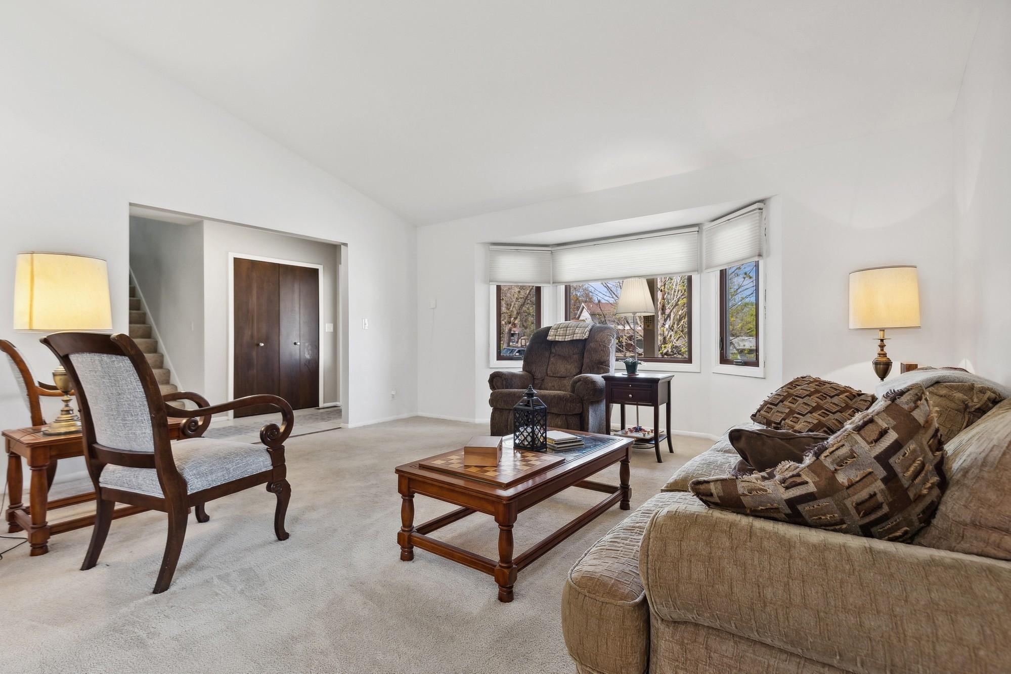 8604 Darnel Road Eden Prairie, MN 55344 - Photo 3 of 22 Gallery Image 3